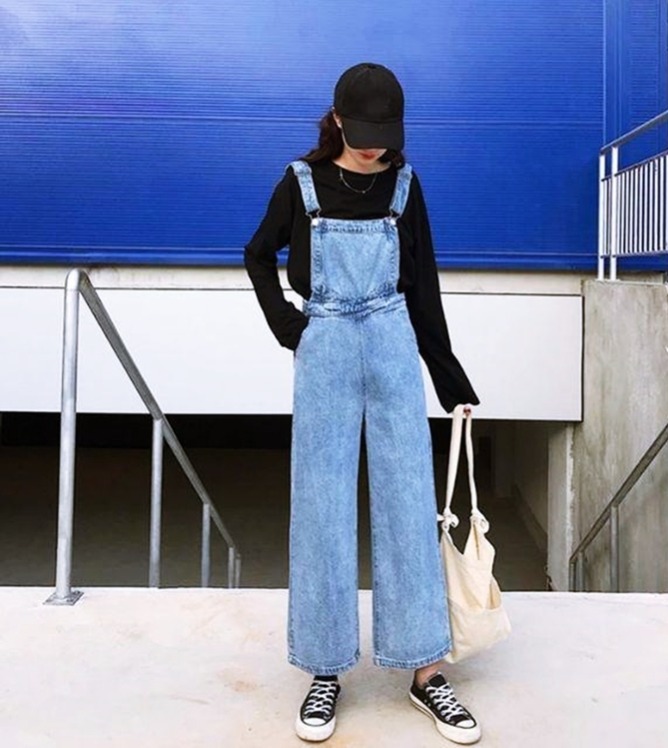 Áo thun dài tay, mũ lưới trai cùng giày thể thao là 3 người bạn cực thân với overall