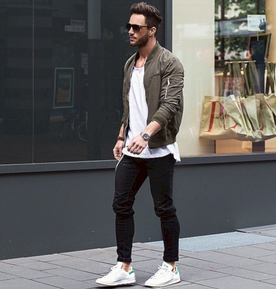 Mix áo khoác bomber với quần jean