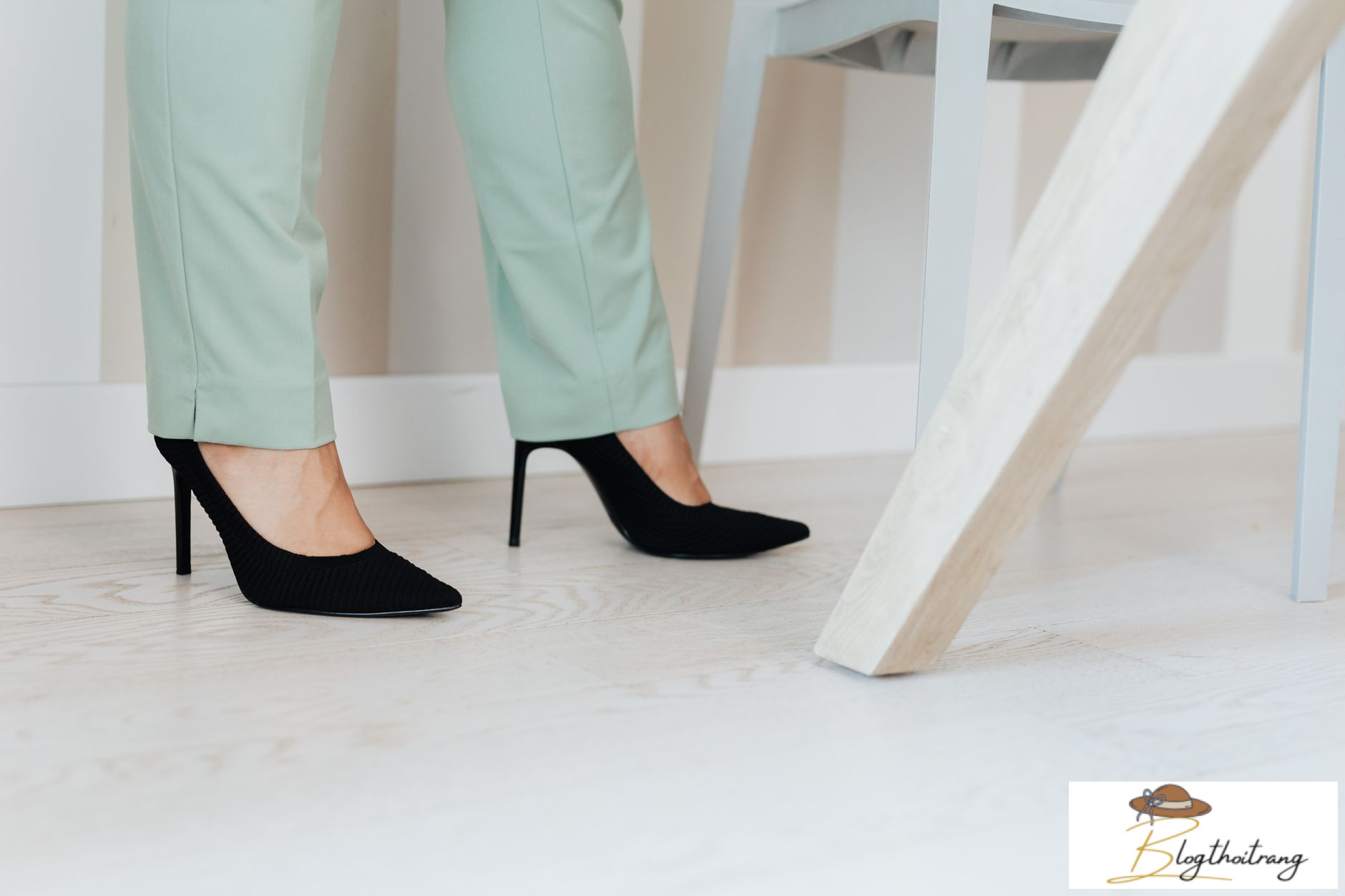 Mẹo chọn quần ống rộng cạp cao cho người chân ngắn