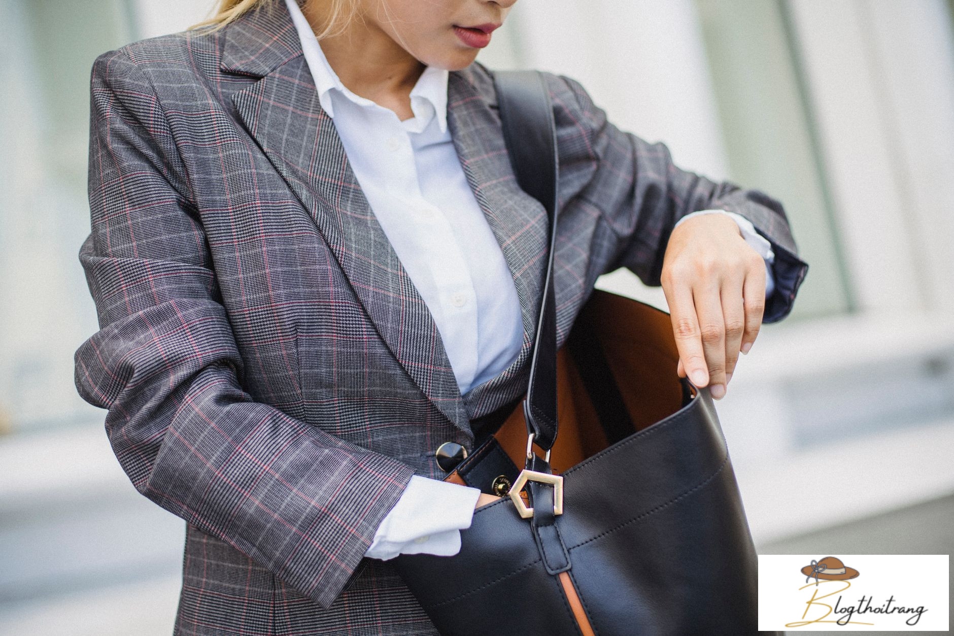 Blazer phối chân váy bút chì